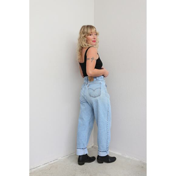 1990's Vintage Levi's 550 Light Wash Relaxed Fit Jeans Women's LG XL 35" to 36" - Picture 8 of 10